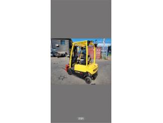 heftrucks stapelaars palletwagens Hyster j1.6xn elektrische heftruck triplo