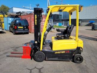 heftrucks stapelaars palletwagens Hyster j1.6xn elektrische heftruck triplo