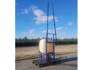 spuitmachines en toebehoren Compacte Spuit met Sproeibomen + Rijenspuit