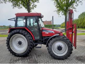 heftrucks stapelaars palletwagens Tractor + Fronthefmast