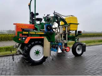 onkruidspuit Portaaltractor + Rijenspuit/Schoffelbalk