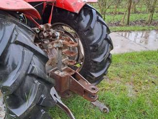 smalspoortractoren Massey Ferguson 135