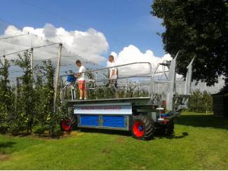 hoogwerkers en plukkoppers Elektrische hoogwerker type Titan ( DEMO)