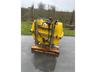 spuitmachines en toebehoren Te koop! Diverse spuiten