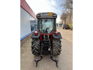 smalspoortractoren Massey Ferguson 3435S