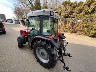 smalspoortractoren Massey Ferguson 3435S