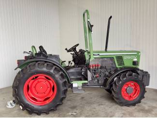 smalspoortractoren Fendt 260v 4x4 Cabrio